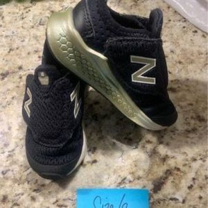 Toddler new balance sneaker size 6